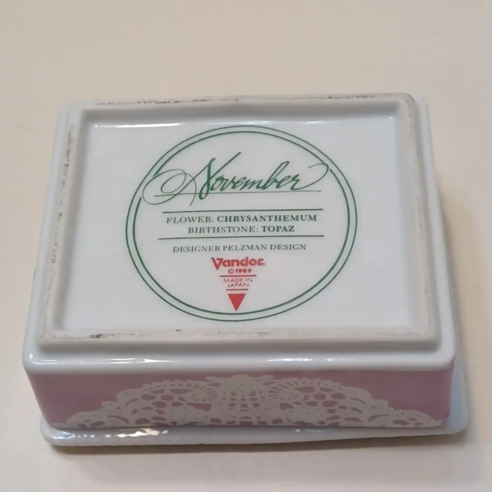Vandoc 1989 Vintage Collector November Cat-Themed Jewelry Trinket Box